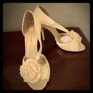 Max Studio Cream Heels